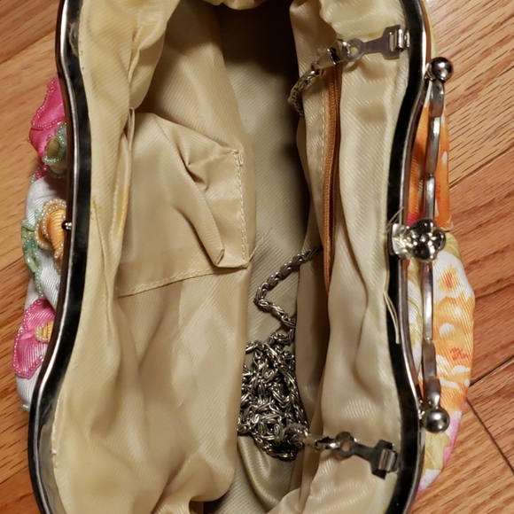 Beaded Handbag - Picture 3 of 3